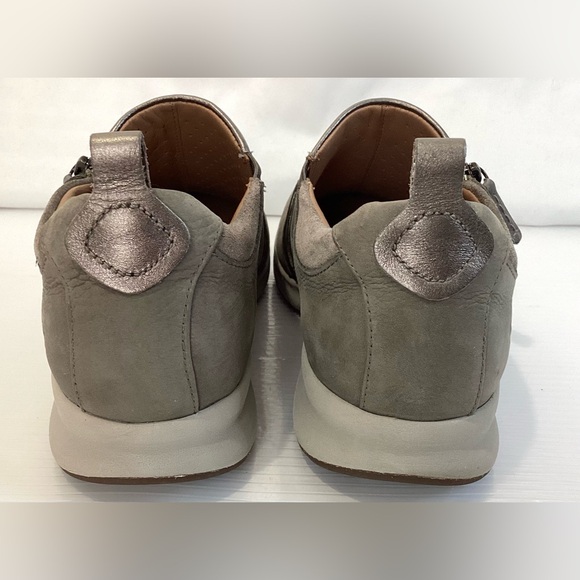 Clarks Unstructured Shoes Size 10M Suede Color Grey Slip On Comfortable Zip - Picture 5 of 9